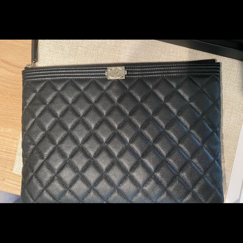 Chanel Chanel Boy O Case Clutch Quilted Caviar Medium - Picture 9 of 11